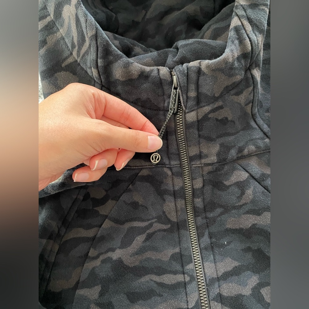 Lululemon Jacket - Picture 2 of 5